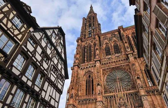 Visita guiada privada a pie del distrito antiguo de Estrasburgo - Foto 4