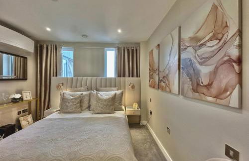 Contemporary Bromley Penthouse with Balcony - Foto 9