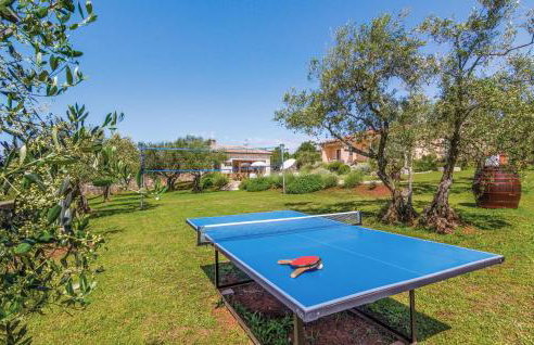 4 Bedroom Nice Home In Buje - Foto 5