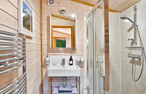 The Lodge - Luxury Lodge with Super King Size Bed, Kitchen & Shower Room - Foto 12