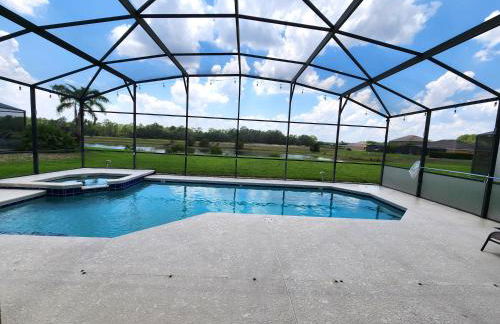 652- Spacious 5-Bedroom Villa with Pool, Spa & Scenic Lake Views - Foto 33