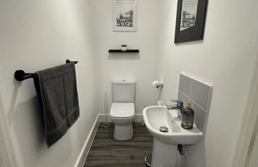 3 Bed Home for Contractors & Relocators with Parking, Garden & WiFi 5 mins walk to Town Centre & Train Station - Foto 22