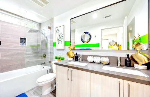 B- InstaWorthy & Family-Friendly NoHo Gem- Near Universal & Hollywood with Parking, Games, and Hot Tub - Foto 22