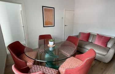 2025 Award Winner Liverpool Peach House - 4 Bedrooms - Foto 16