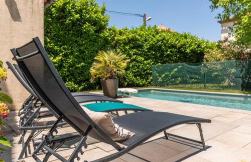 Big House - Parking Privée - Piscine - Wifi - tout équipée - Foto 8