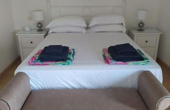 Stylish House, Patio, Pool, Mountains, Stunning White Village, sea 20 Mins Away - Photo 2