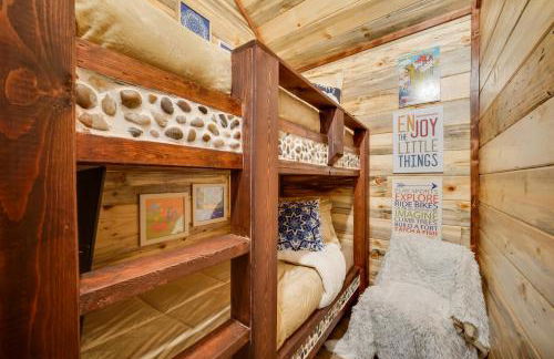 Hook, Line and Sinker Retreat with Fire Pit! - Foto 16