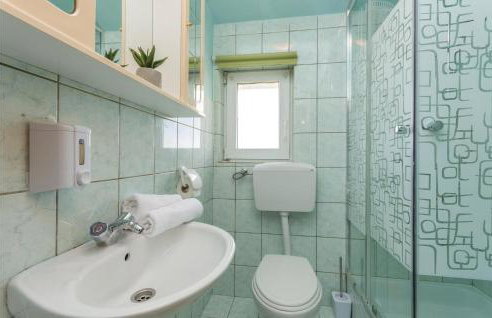 Nice Home In Nadin With Wifi - Photo 47