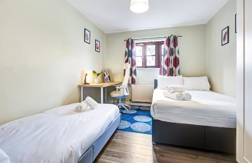 Spacious & Modern 2 Bed sleeps 5 in Walthamstow - Foto 6