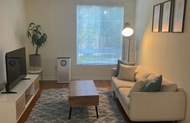 LALAs House- 1br with Free Parking, Pool and Sauna - Foto 11