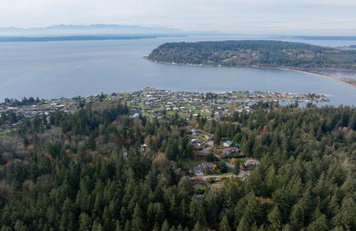 Water Views, Walk to Beach! New Hot Tub! - Foto 62