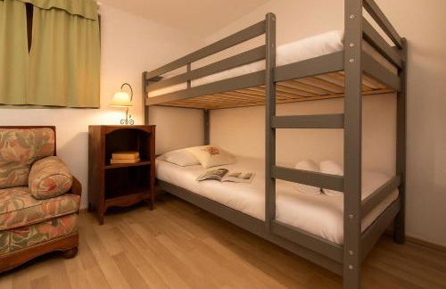 MontBlanc Alpine Ski & Sauna Retreat - Happy Rentals - Photo 20