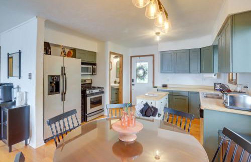 Lakefront Sister Lakes Vacation Rental with Dock! - Foto 7