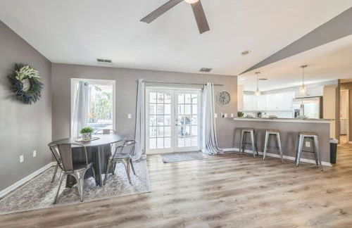 456 Stunning Canal-Front Home with Heated Pool - Foto 8