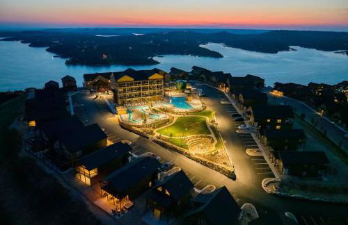 High Cliff Cabin + Private Hot tub at Table Rock Lake - Foto 55