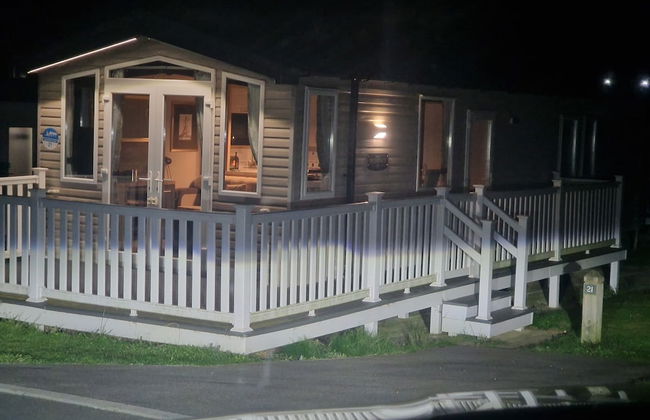 8 Birth Static Caravan - Photo 13