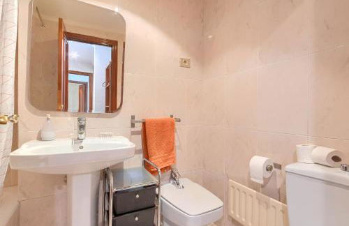 VT , Acogedora en barrio tranquilo con garaje - Photo 11