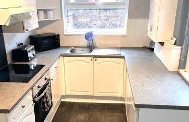 The Manchester Pad - 3BR Entire house with parking - Foto 16