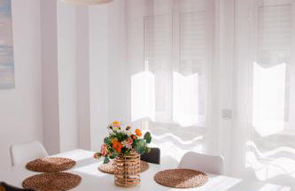 Apartamento Moderno con Piscina y Aparcamiento - Foto 4