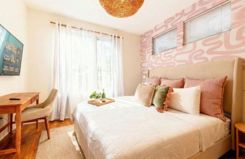 Skyline Views with Double Rooftop Deck & Game Room - Foto 17