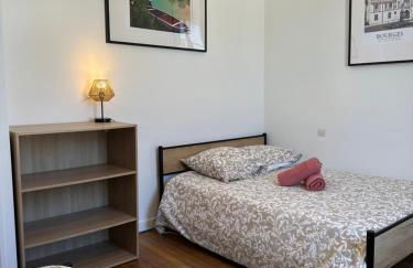 Maison familiale, 13 lits, 3 SDB, parking gratuit, jardin, terrasse - Foto 15