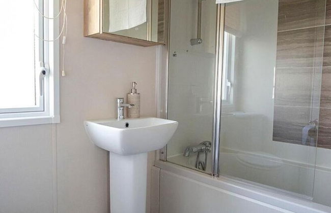 Stunning 2 Bed Chalet in Silversands Lossiemouth - Photo 20