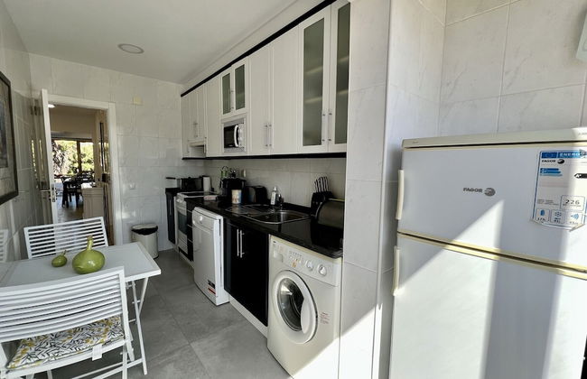 Quarteira Stylish With Pool by Homing - Foto 6