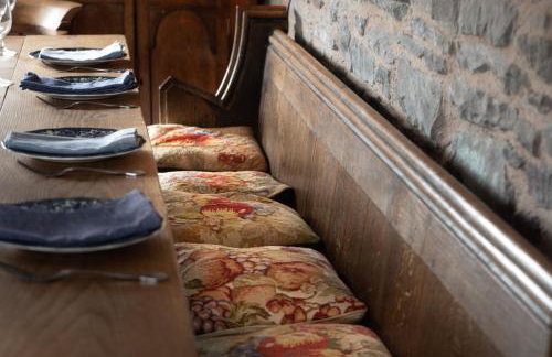 16th Century House, Castle Views, Mountain Views, Hot Tub, Firepit, Stunning Interiors - Foto 10