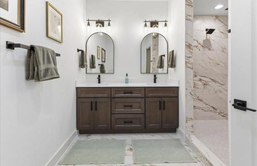 Brand New 5BR house & Carriage House near Downtown - Foto 27