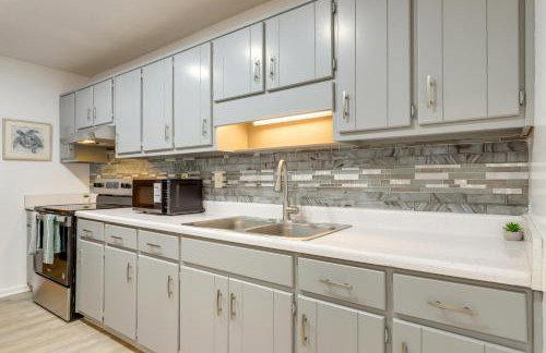 Artistic Escape in Fayetteville! Cozy Couples Apt - Foto 14