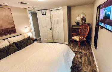 Golden Hour Getaway - Photo 21