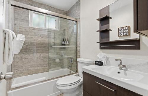 Windansea Coastal Haven - Steps to Beach - Foto 55