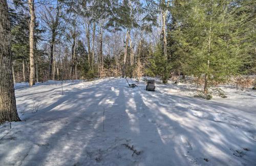 Berkshires Home on 11 Acres with Pond and 2 Fire Pits! - Foto 40