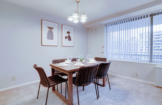 Bright Comfort in DC Apts - Foto 37