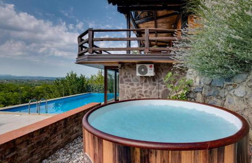 Beautiful Home In Samobor With Kitchen - Photo 3