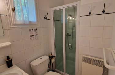 logement entier en pleine nature avec jardin terrasse tennis pétanque piscine - Foto 2