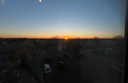 Voyager Haus Apartments, EV Charging Stations, London Heathrow Airport, LHR, Terminal 4, RE-Energise & GO - Foto 73