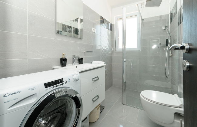 Luxury Villa With Heated Pool, Terrace, and Outdoor Amenities for Relaxation - Foto 28