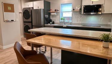 DWELL in Alaska "BIGGER" Unit o - Foto 2, stove, dishwasher