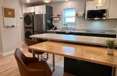 DWELL in Alaska "BIGGER" Unit o - Foto 2