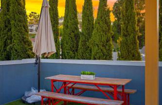 Chic Silver Lake Oasis with Breathtaking City Skyline Views, Private Rooftop & Garage - Foto 21
