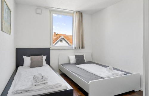 EXQUIS 2BR Luxus Apartment ROLF BENZ I Parken I Netflix I Stadtmitte I Familienfreundlich I Mercedes-Benz - Foto 14