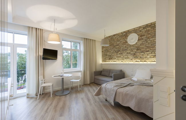 9010 Apartments - Photo 16