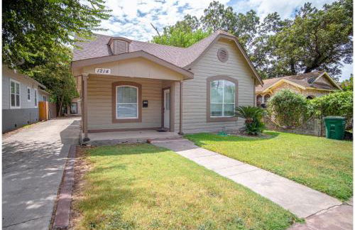Large 3br/2ba Family Home W/patio Near Downtown! - Foto 6