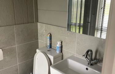 Glasshouse hot tub lodge - Foto 15