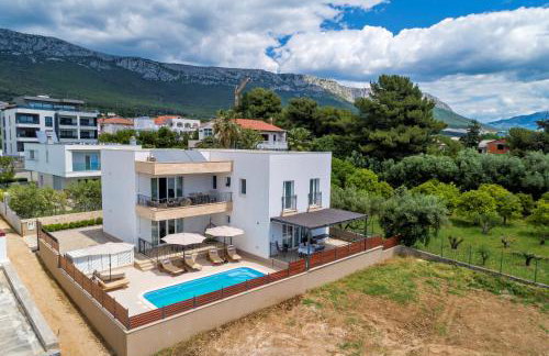 Elegant Holiday House 3D by the Sea with pool and included breakfast - Photo 6