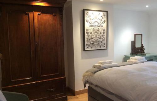 Lovely Cottage by Coastal Footpath & Surf Beaches! - Photo 5