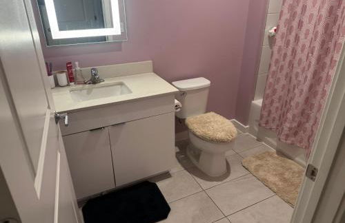 Modern Hyattsville Apartment - Walk to Metro & DC - Foto 20