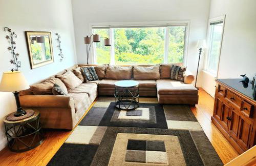 Spacious Oceanfront 3BR Condo with Private Beach in Ideal Hyannis Location - Photo 6