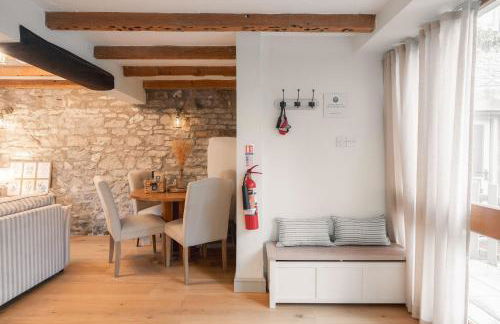 Mycock Cottage - Photo 22